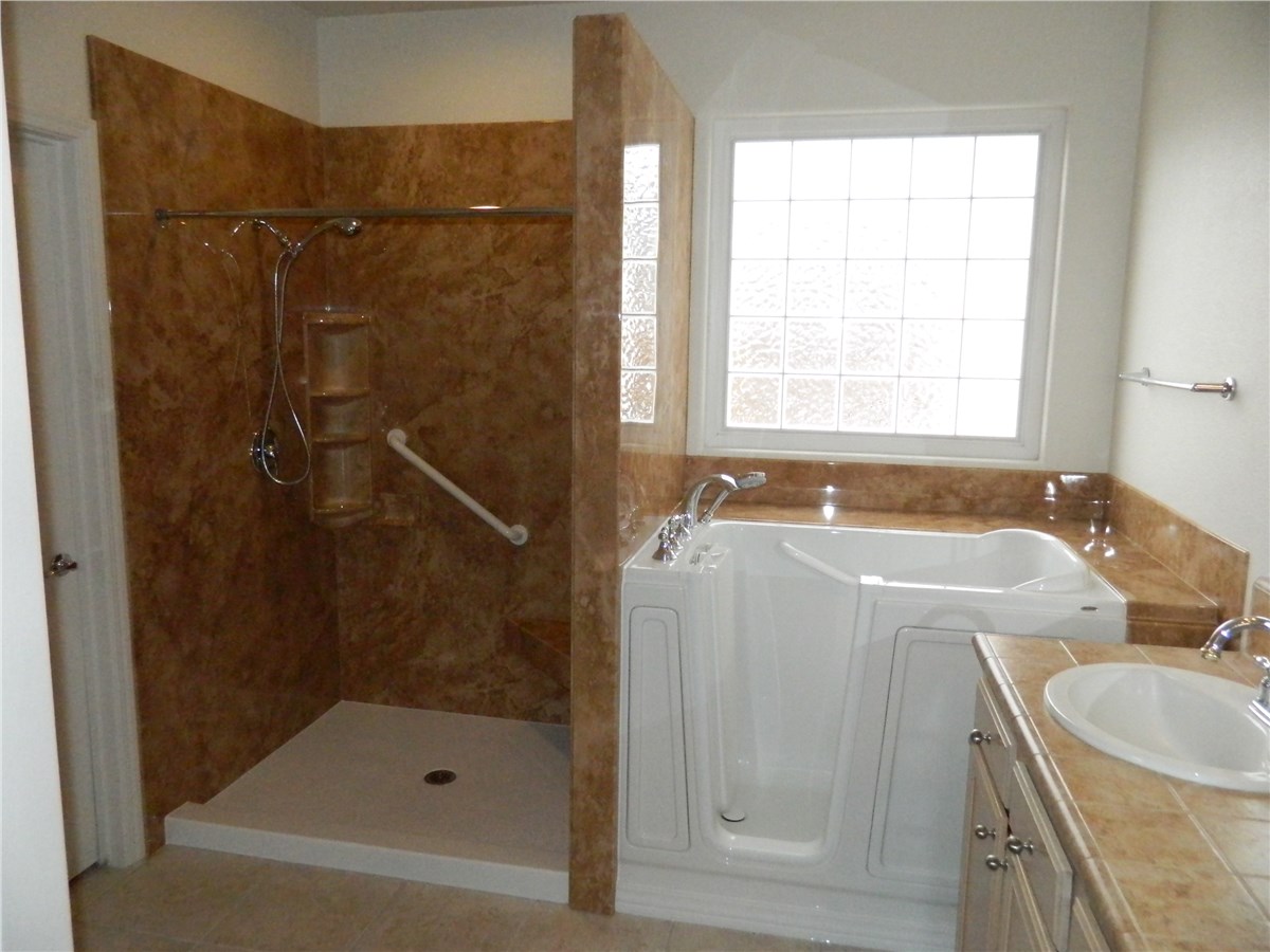 421c09e8-6bb0-404b-911b-b6a6476b6a6c