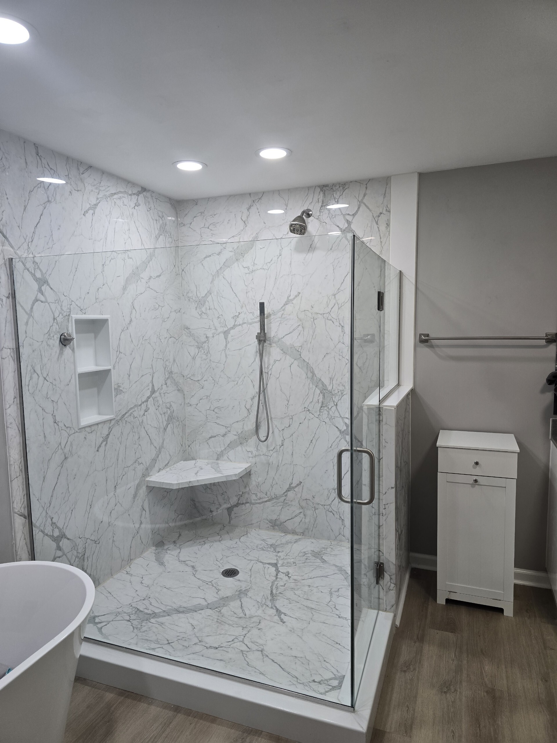 Bath Planet Shower Display